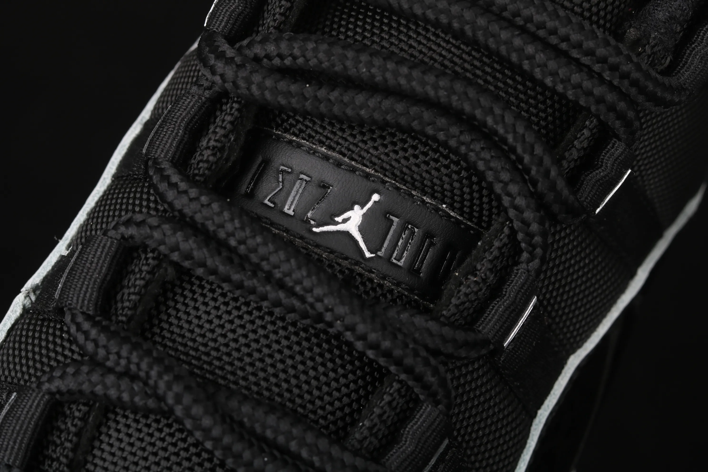 All Categories Air Jordan Jordan Series Basketball Shoes Air Jordan 11 J Edition Air Jordan 11 "25th Anniversary" AJ11 Joe 11 Devil II Genuine Standard Real Carbon CT8012-011